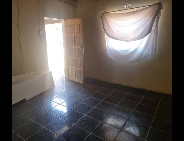 3 BEDROOM HOUSE FOR SALE IN STRETFORD
